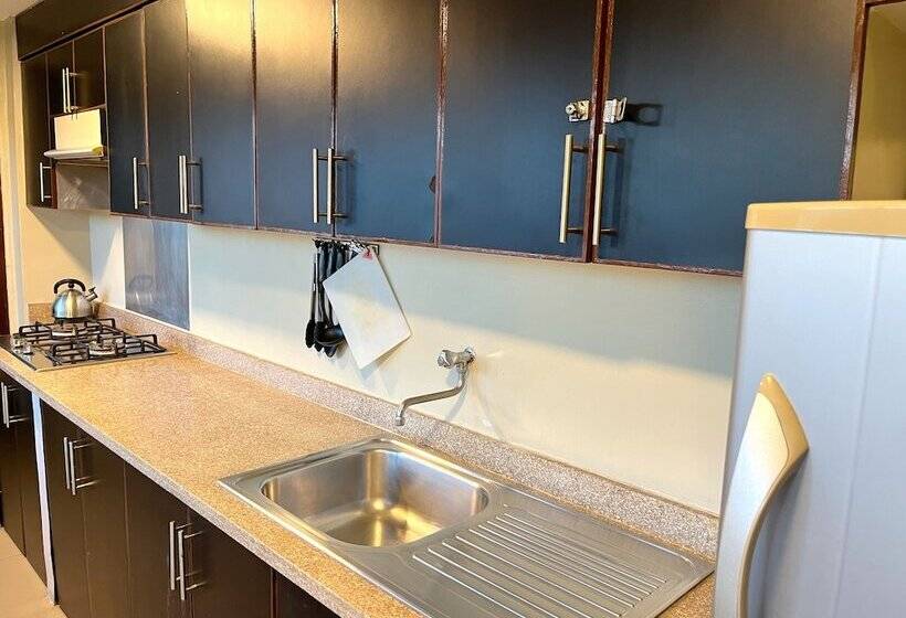 בית מלון כפרי Cinfandel Suites