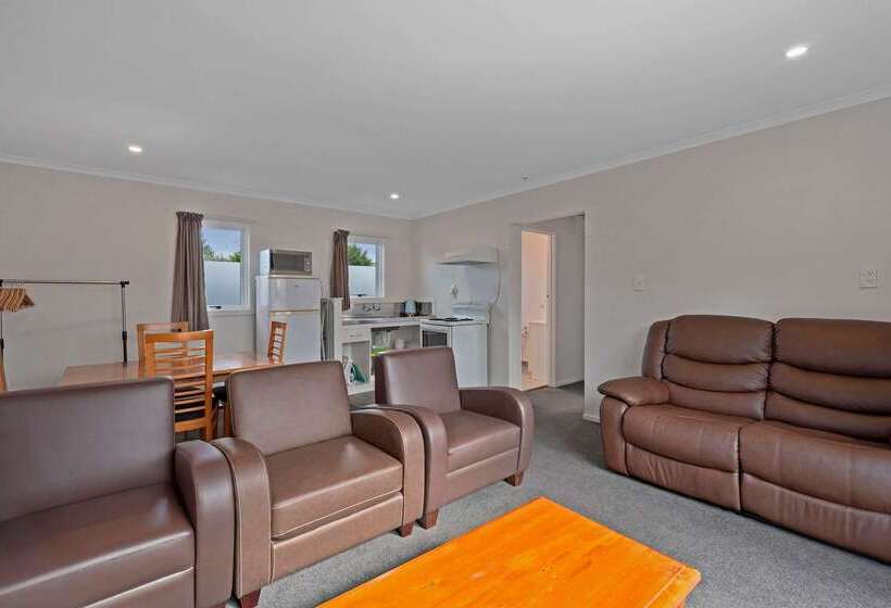 בית מלון כפרי Comfort Inn Westshore Beach