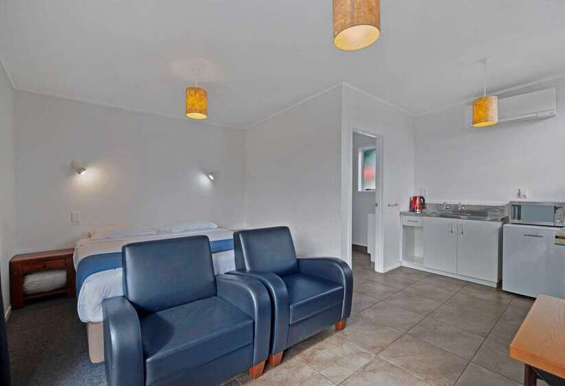 בית מלון כפרי Comfort Inn Westshore Beach