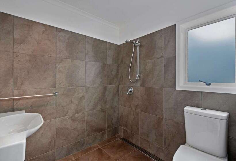 בית מלון כפרי Comfort Inn Westshore Beach