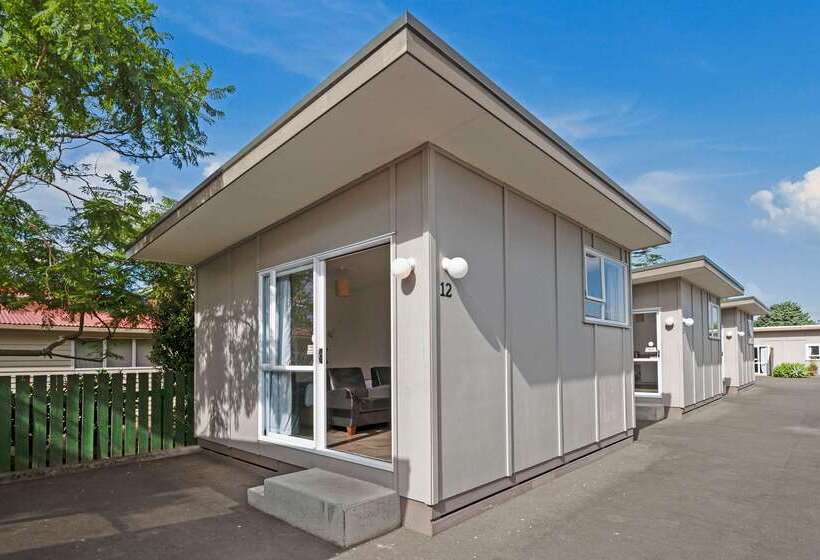 בית מלון כפרי Comfort Inn Westshore Beach