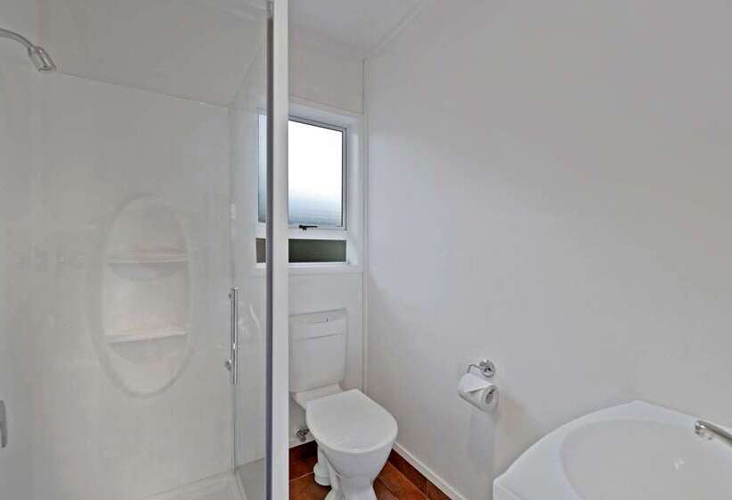 בית מלון כפרי Comfort Inn Westshore Beach