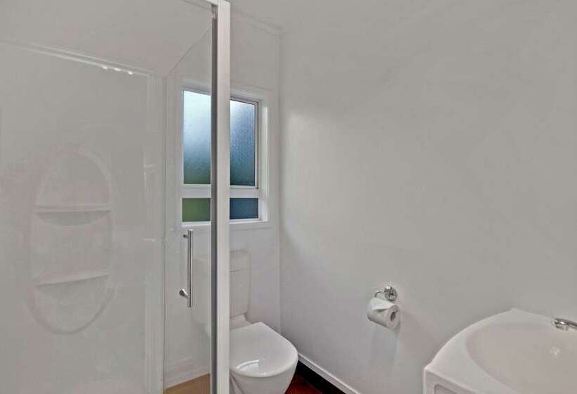 בית מלון כפרי Comfort Inn Westshore Beach