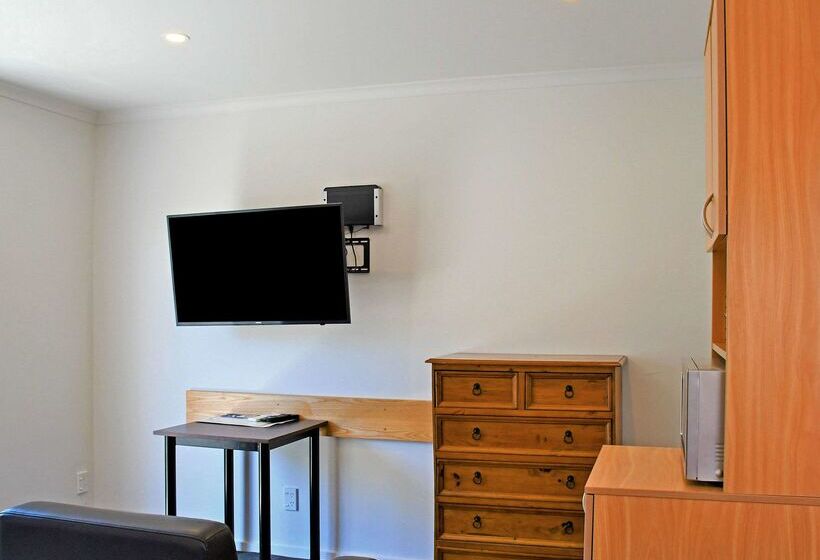 בית מלון כפרי Comfort Inn Westshore Beach