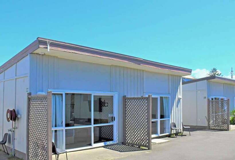 בית מלון כפרי Comfort Inn Westshore Beach