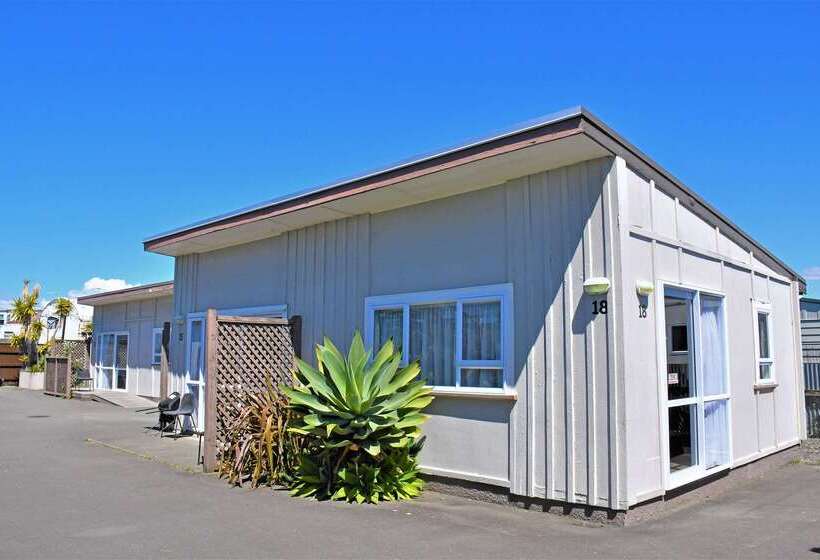 هتل Comfort Inn Westshore Beach