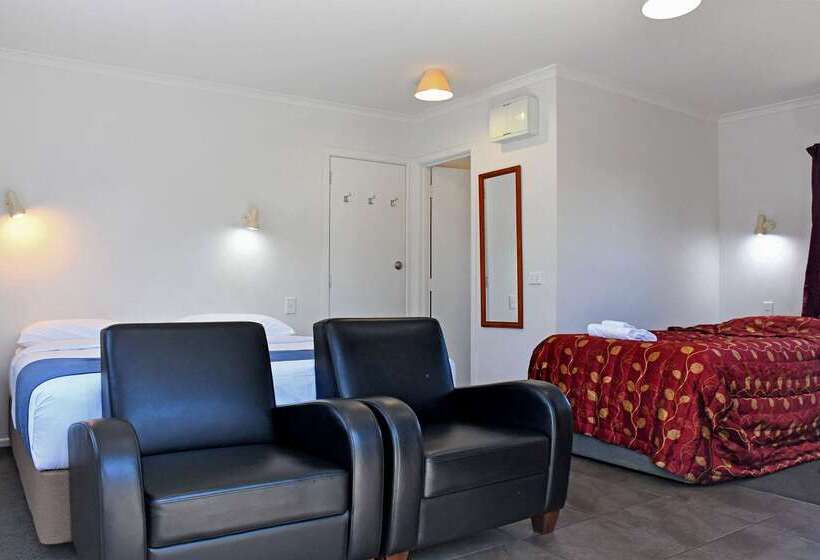 בית מלון כפרי Comfort Inn Westshore Beach