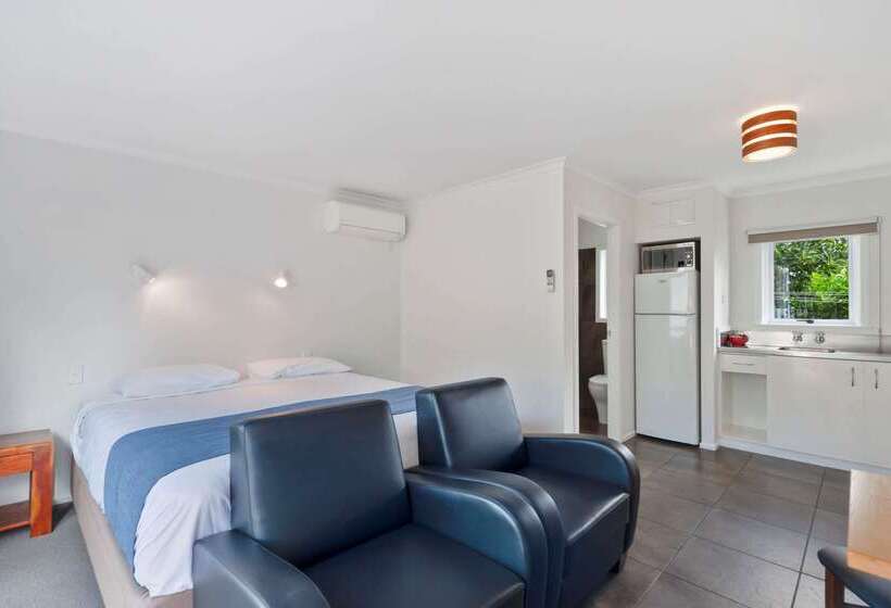 בית מלון כפרי Comfort Inn Westshore Beach