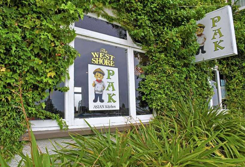 בית מלון כפרי Comfort Inn Westshore Beach