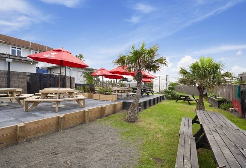 هتل Comfort Inn Westshore Beach