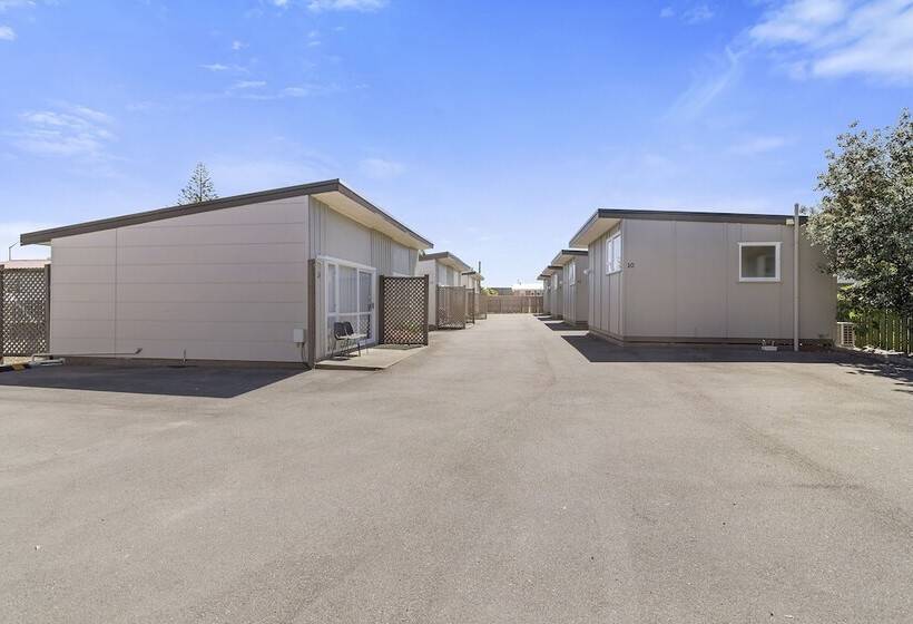 בית מלון כפרי Comfort Inn Westshore Beach