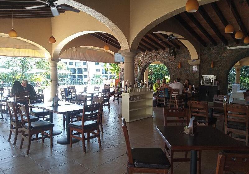 هتل Coral Cuernavaca Resort & Spa