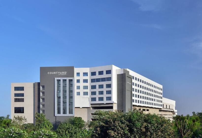 ホテル Courtyard By Marriott Bhopal
