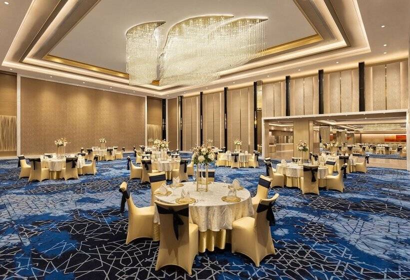 ホテル Courtyard By Marriott Bhopal