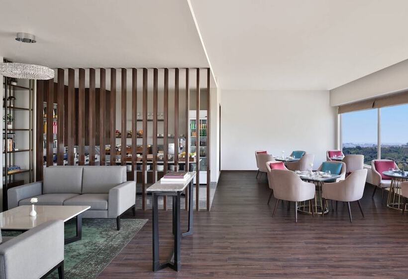 ホテル Courtyard By Marriott Bhopal