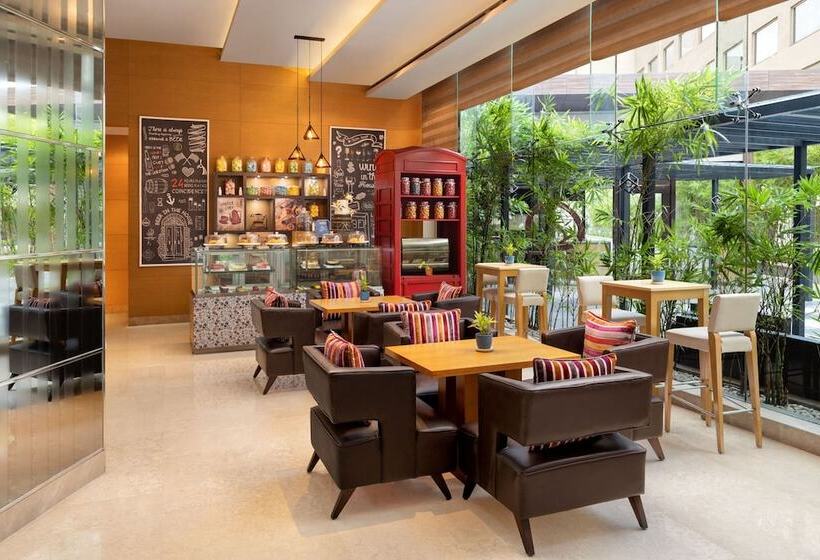 Отель Courtyard By Marriott Bhopal