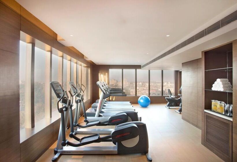 ホテル Courtyard By Marriott Bhopal