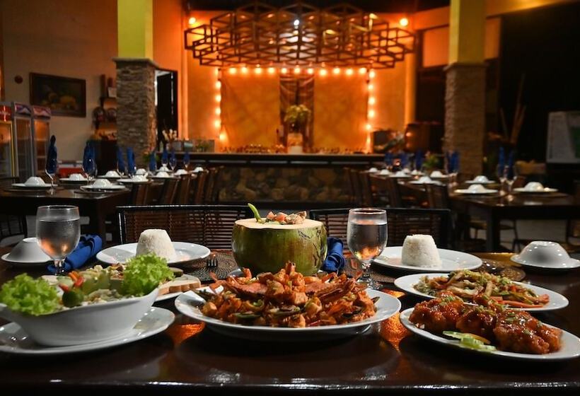 هتل Crystal Paradise Resort, Spa & Winery