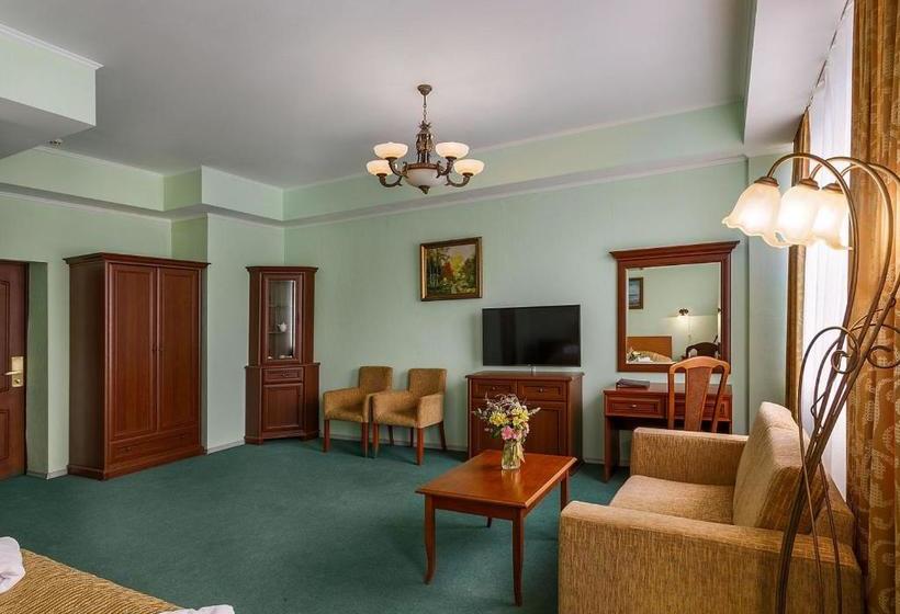 Отель Devon Medical & Spa