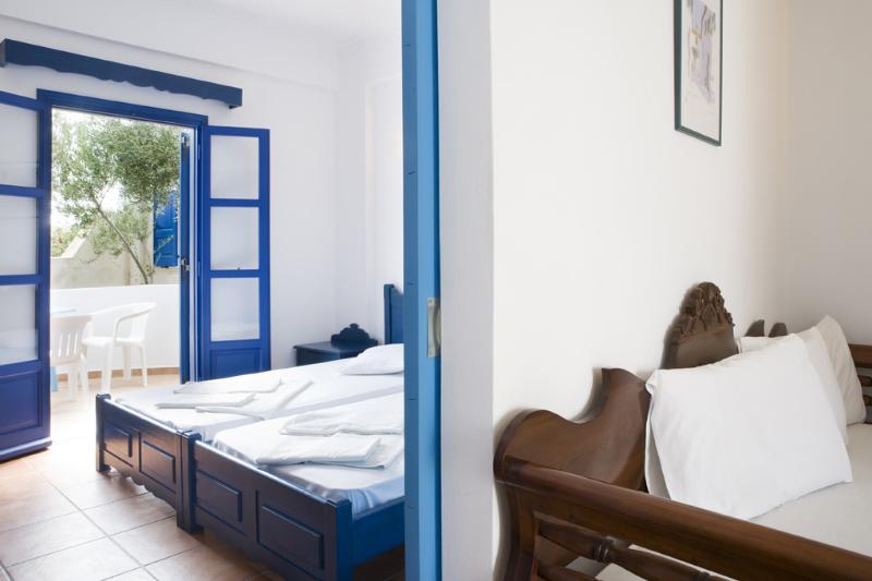 Отель Blue Perla Suites