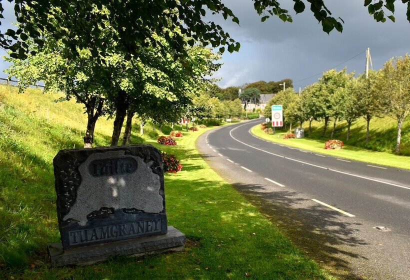 酒店 East Clare Golf Village