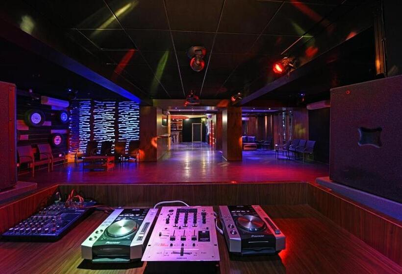 هتل Turban Valley View Resort And Spa, Udaipur