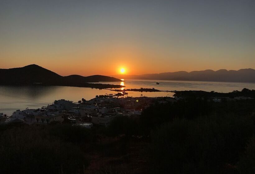 酒店 Elounda Heights