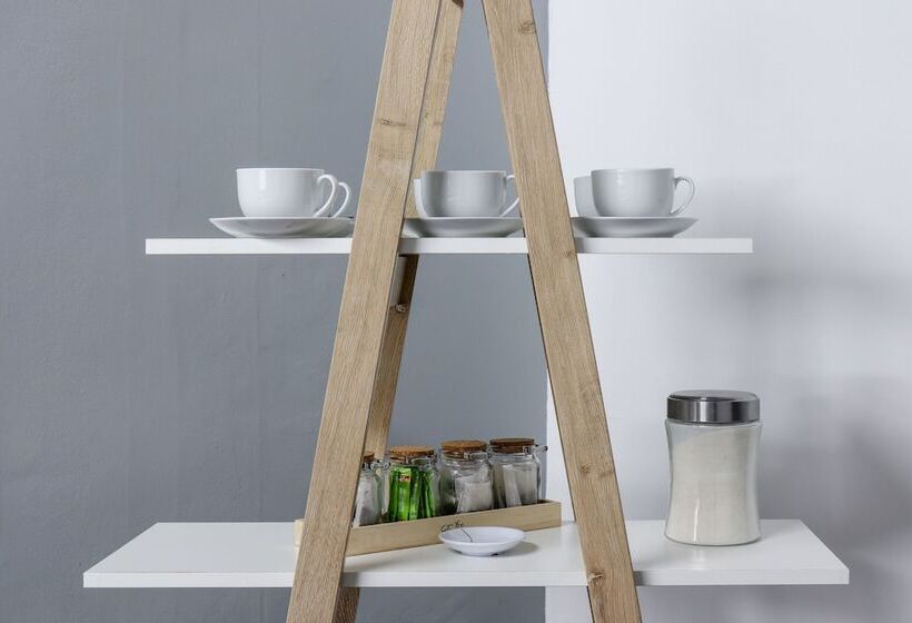 Отель George Lodge International