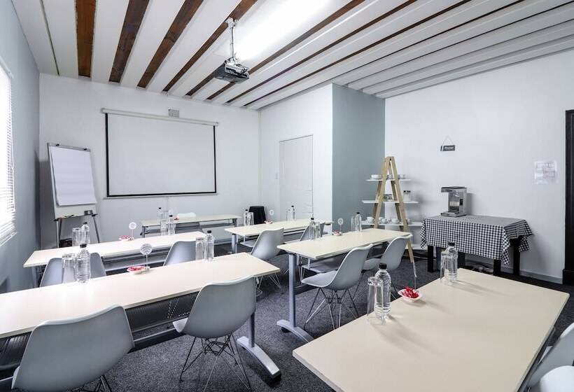 فندق George Lodge International