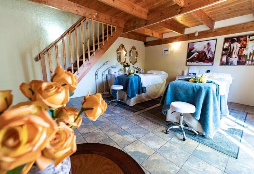 فندق Gooderson Monks Cowl Golf Resort