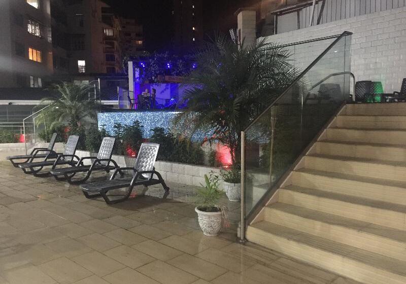 Отель Grand International