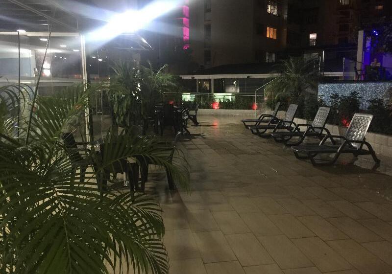 Отель Grand International