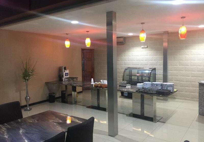 Отель Grand International