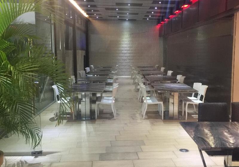 Отель Grand International