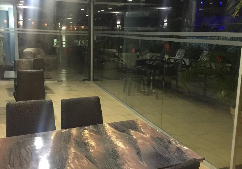 Отель Grand International