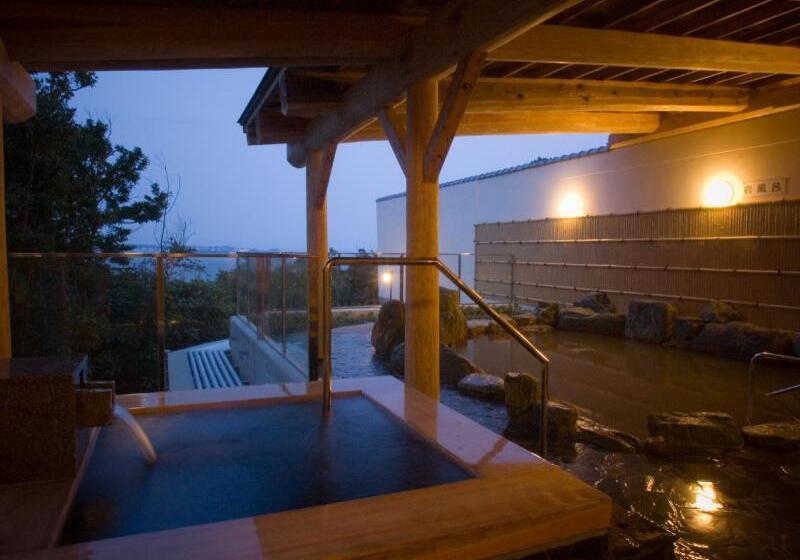 Отель Grand Mercure Wakayama Minabe Resort & Spa