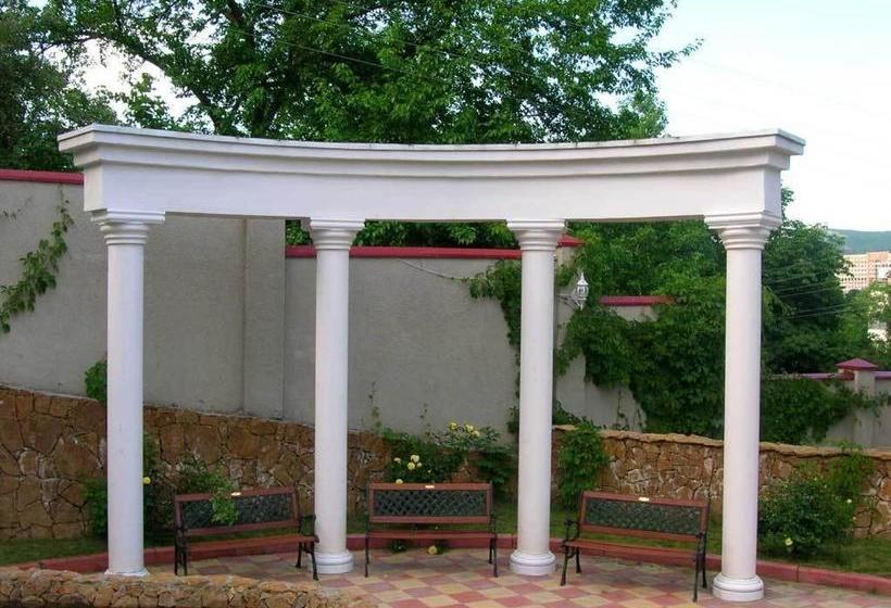 هتل Guest House Lux