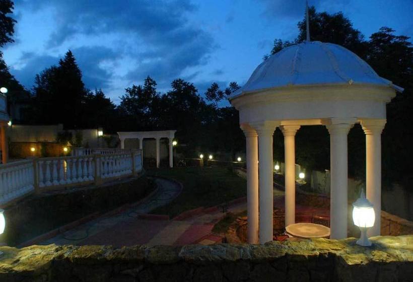 هتل Guest House Lux