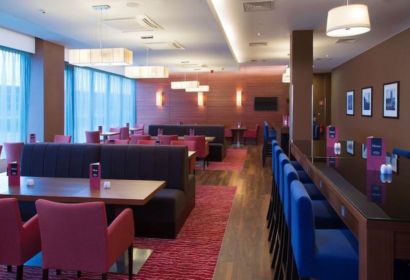 هتل Hampton By Hilton Gdansk Airport