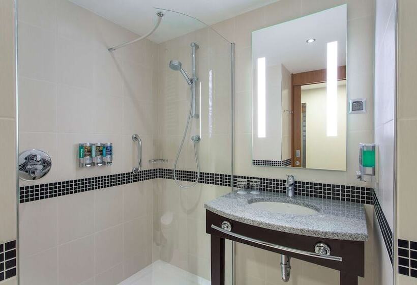 هتل Hampton By Hilton Gdansk Airport