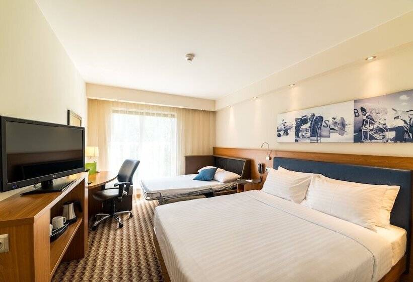 هتل Hampton By Hilton Gdansk Airport