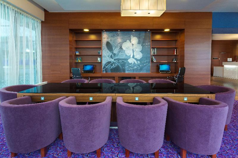 هتل Hampton By Hilton Gdansk Airport