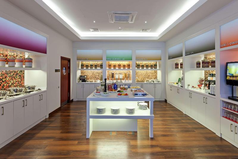 בית מלון כפרי Hampton By Hilton Warsaw Airport