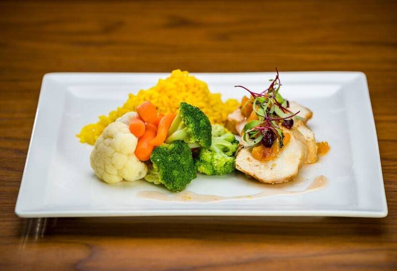 בית מלון כפרי Hampton By Hilton Warsaw Airport