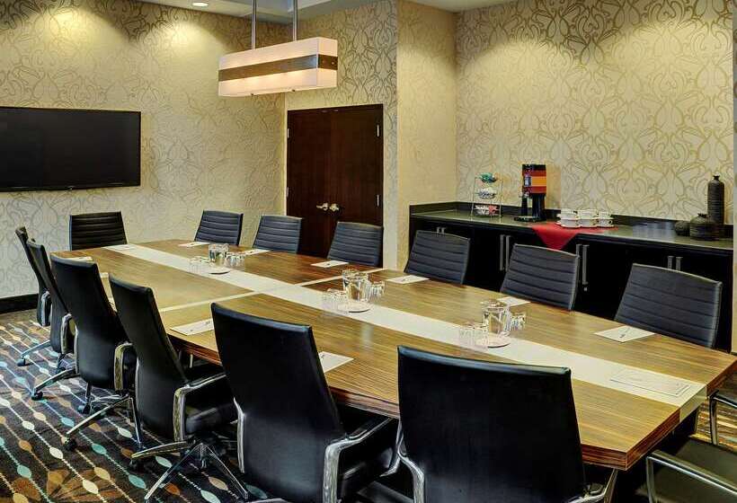 فندق Hampton Inn By Hilton Winnipeg Airport/polo Park