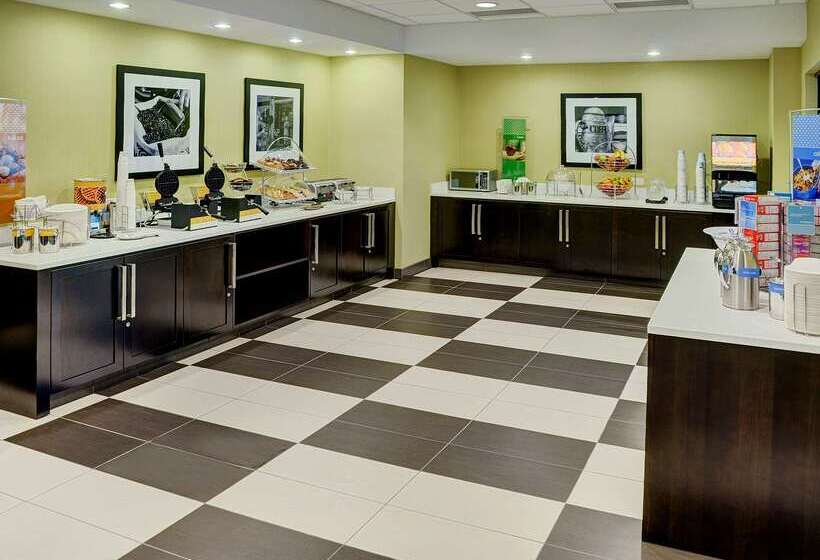 فندق Hampton Inn By Hilton Winnipeg Airport/polo Park
