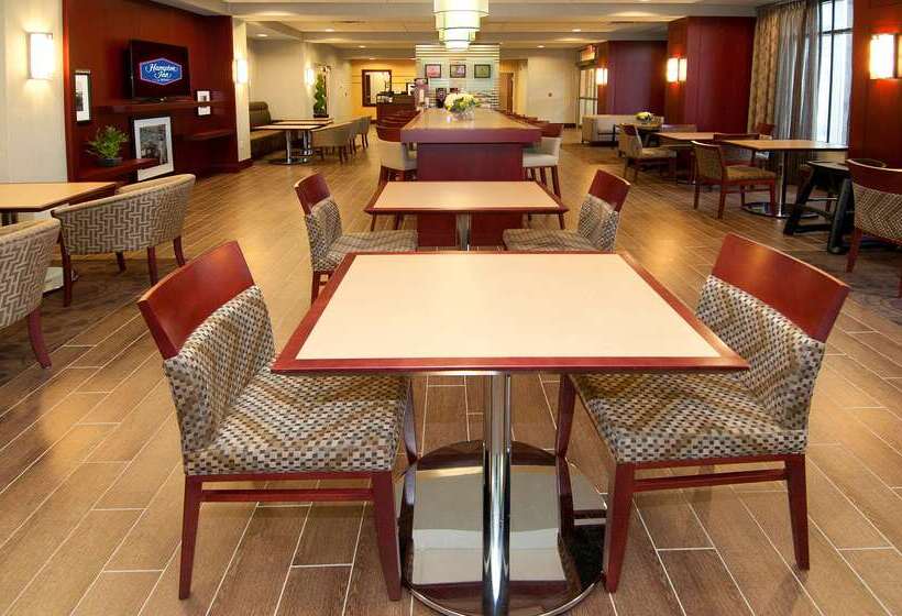 בית מלון כפרי Hampton Inn By Hilton Brampton Toronto