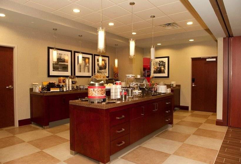 בית מלון כפרי Hampton Inn By Hilton Brampton Toronto