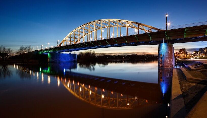 هتل Holiday Inn Express Arnhem, An Ihg