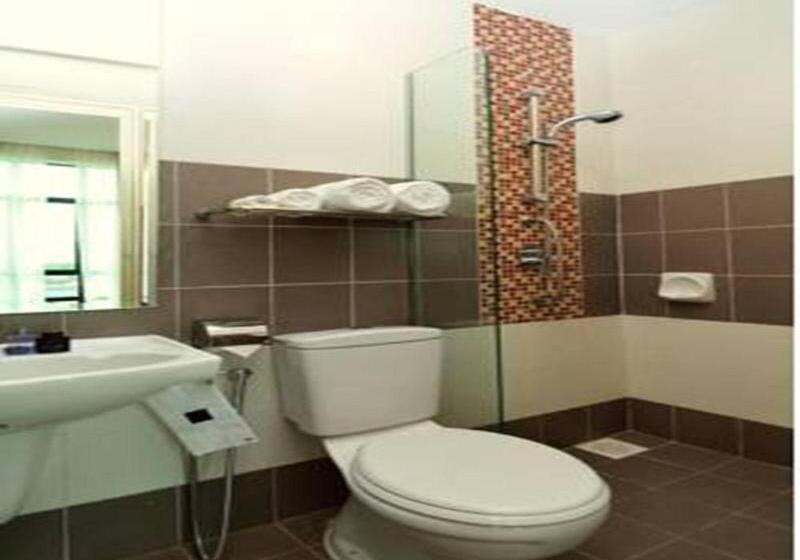 Holiday Villa Hotel & Suites